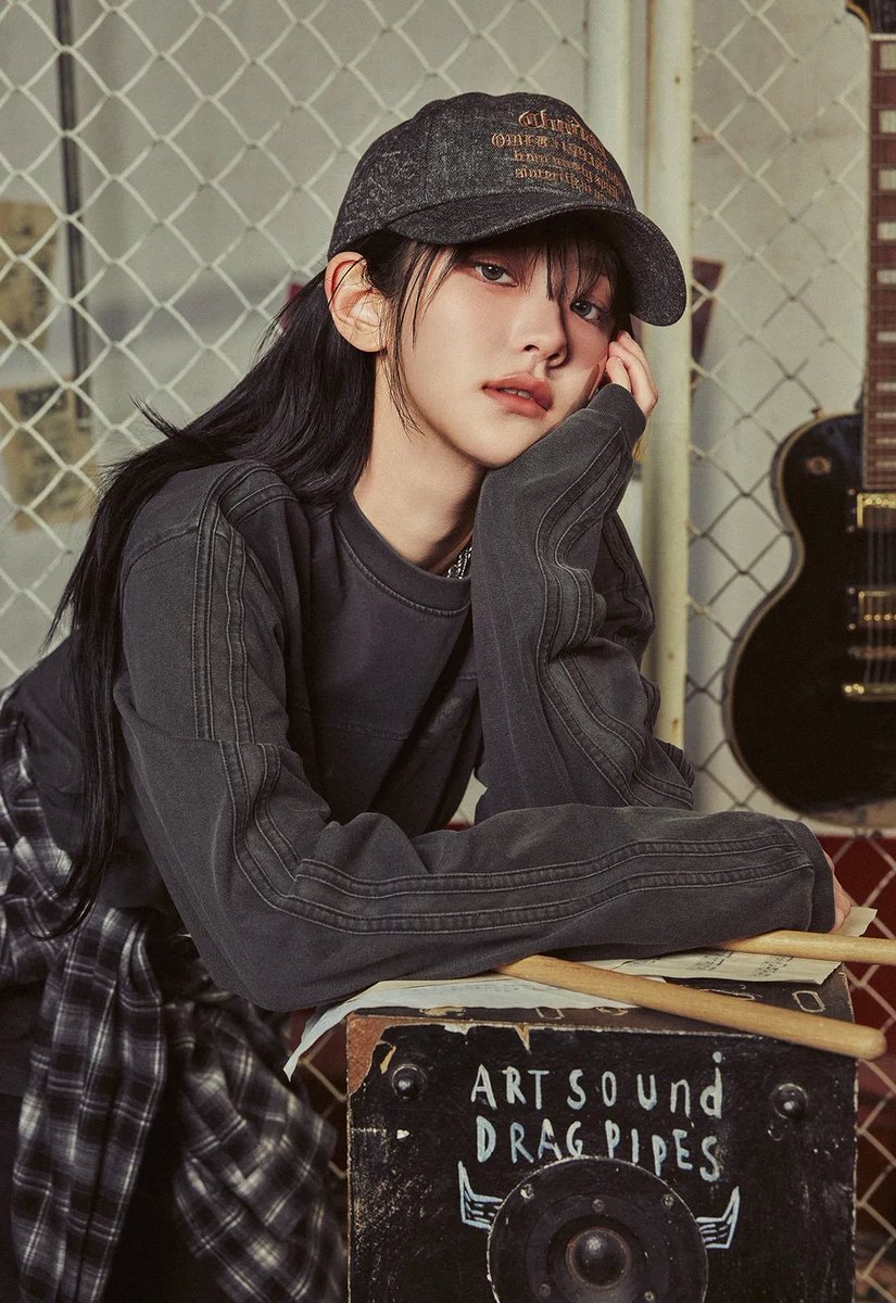 x_bawige's tweet photo. Oh, you mean Cho Leader.?

#QWER #Chodan 😮‍💨🤟🏻 https://t.co/1tsC10CavC