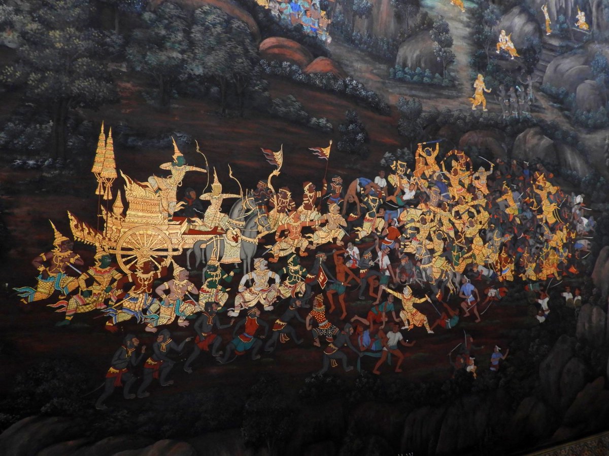 SatavahanasIN's tweet photo. Rāma and Lakṣmaṇa ride a golden, Thai war chariot, aiming their bows at the enemy, while the Vanara Sena charges ahead against the Rakshasa forces sent by Ravana

Painting at a temple in Bangkok, depicting scenes from the Ramakien, Thailand's version of the Hindu epic Rāmāyaṇa https://t.co/M4odAeLwQL