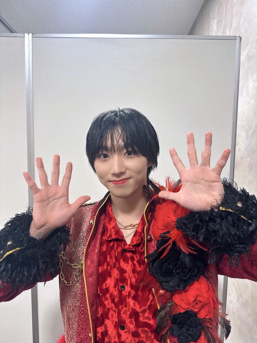 Lienel_official's tweet photo. 今日は足元の悪い中、たくさん待ってくれてありがとう🥰しっかり身体を温めて、休むんやで💖✨
愛のダバダも披露できて嬉しかった🌹
今日Lienのみんなに会えたのってもしかして、、「あ…夢か！」
by夢じゃなくて現実と知ってにやにやなりくより🩷

#森田璃空 Instagram🩷
🔗https://t.co/txJXfJuqj6 

#Lienel #リエネル
#リエネル_愛のダバダ
#リエネルの思い出