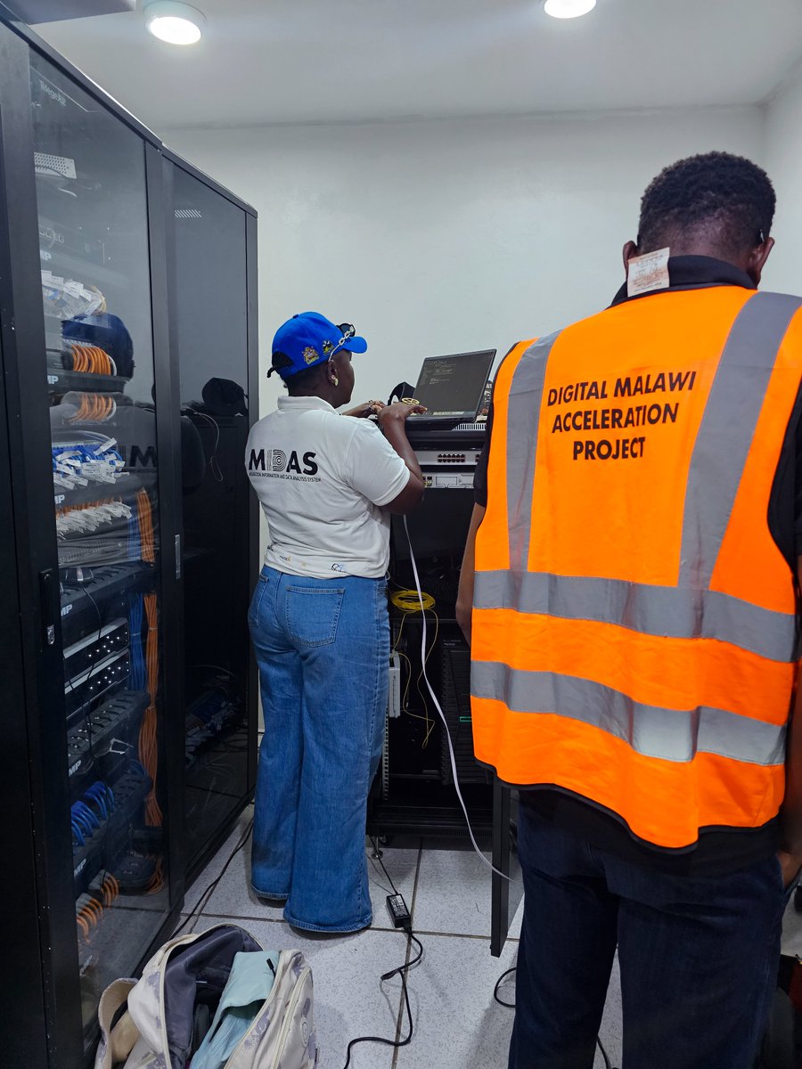 IOMMalawi's tweet photo. Malawi has reached a key milestone in border management. #MIDAS configuration in the Southern Region is complete, connecting Muloza &amp; Mwanza, BMIA border posts, the Southern Regional Office &amp; the Disaster Recovery Site. Traveller data can now be securely synchronized in real time https://t.co/omrrEMWaeJ