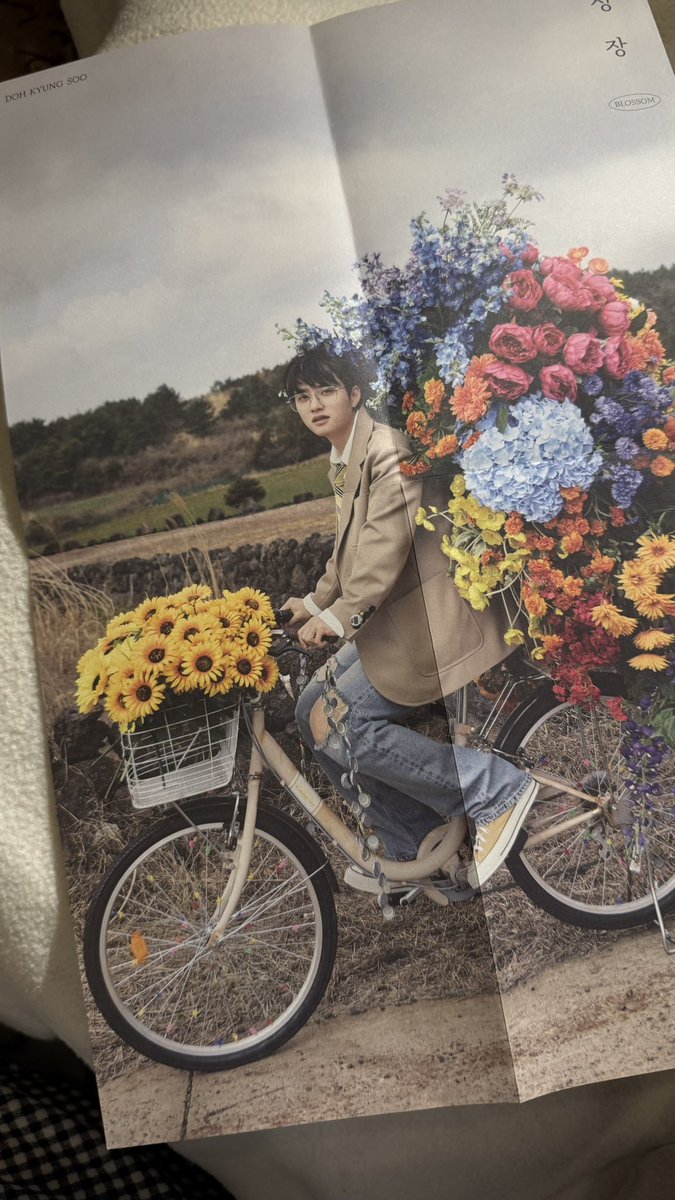 ainxsyaa_'s tweet photo. WTS DOH KYUNG SOO 3rd album 
RM 35 
Includes poster and one 1 pc 
Like new 
*MALAYSIAN BASED (preferred semenanjung) ONLY 
RTS: nk kumpul duit
#DOHKYUNGSOO #EXO @pasar_EXO https://t.co/PZiDXDiQ4z