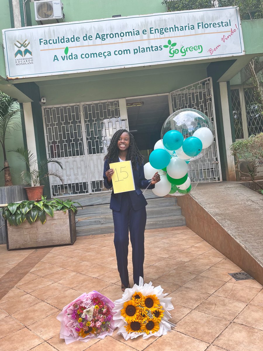 ChelseaPaulinaa's tweet photo. Oficialmente, licenciada pela Universidade Eduardo Mondlane!
God Did!!!
Engª. Chelsea☺️❤️ https://t.co/Wq5p5xAdY8