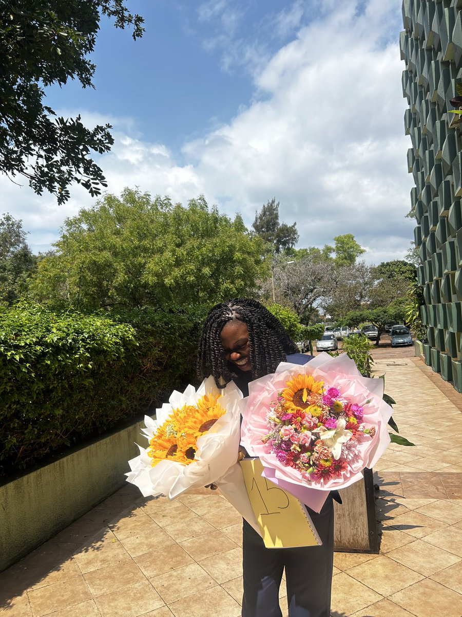 ChelseaPaulinaa's tweet photo. Oficialmente, licenciada pela Universidade Eduardo Mondlane!
God Did!!!
Engª. Chelsea☺️❤️ https://t.co/Wq5p5xAdY8
