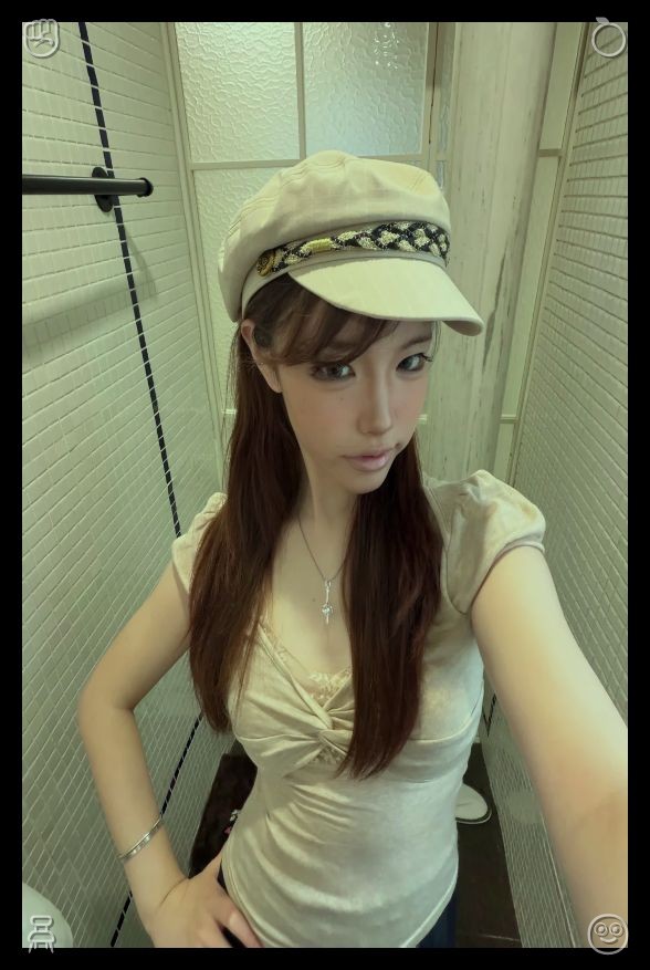 BarrosMylleni's tweet photo. 🦻Homemade cognac Ready in bottlesElara’s lips curved into a cold smirk, the boss, the man who thought he controlled her, the man who had helped her rise, but who had also been the one to break her all those years ago, the one she would destroy, eventually. https://t.co/KoQ0BGdtcT