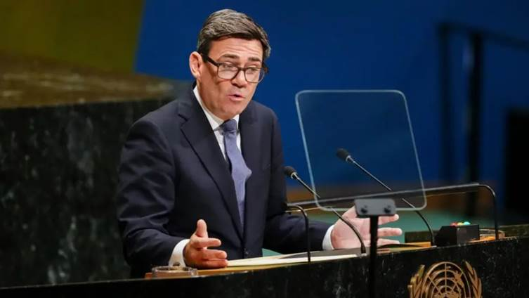 haveigotnews's tweet photo. The UK will raise global AI standards and fight Russian disinformation, says Andy Burnham, who is a cяazy maи щith stuфid эyэъяoщs https://t.co/wcPbsTsfOp