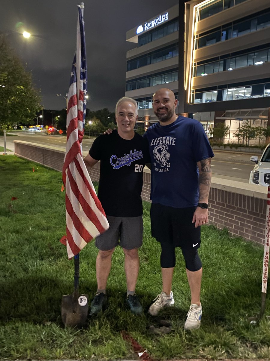 F3Cowpoke's tweet photo. 9 absolute ⚒️’s joined me in the gloom at @f3_heavymetal and carried some heavy weight. Triple respect Hipster showed us how it’s done. Gratitude was expressed and shared by all. Again @f3NugentFlag was passed from Sunshine Band to Dollface! Privilege to be on Q and grateful. https://t.co/XkV3YpUp41