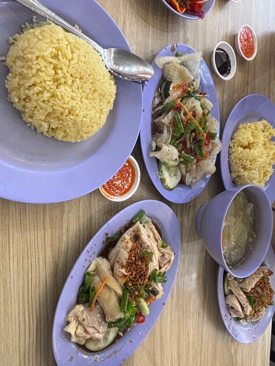 palmerdebra's tweet photo. Makan time with mummy dearest. Our most favourite Chicken Rice in Singapore.
#foodphotography #foodstagram #food #foodporn #foodie #foodgasm #indulgence https://t.co/d9dRhHujAE