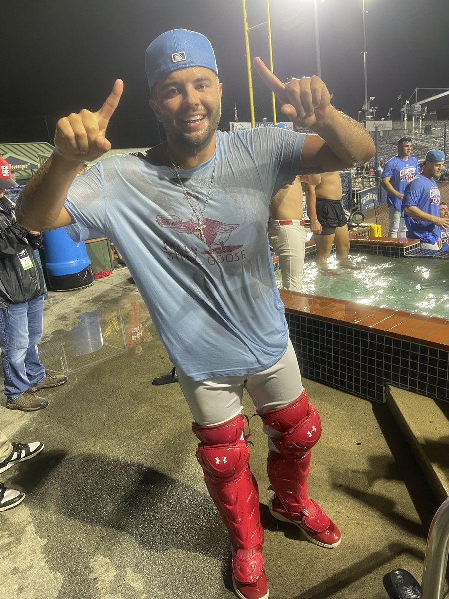 KostivalonBase's tweet photo. Probably my favorite picture from @ReadingFightins celebrations

Their bullpen catcher Tom “Goose” Gosse went into the pool pads and all https://t.co/80sVmgrOhS