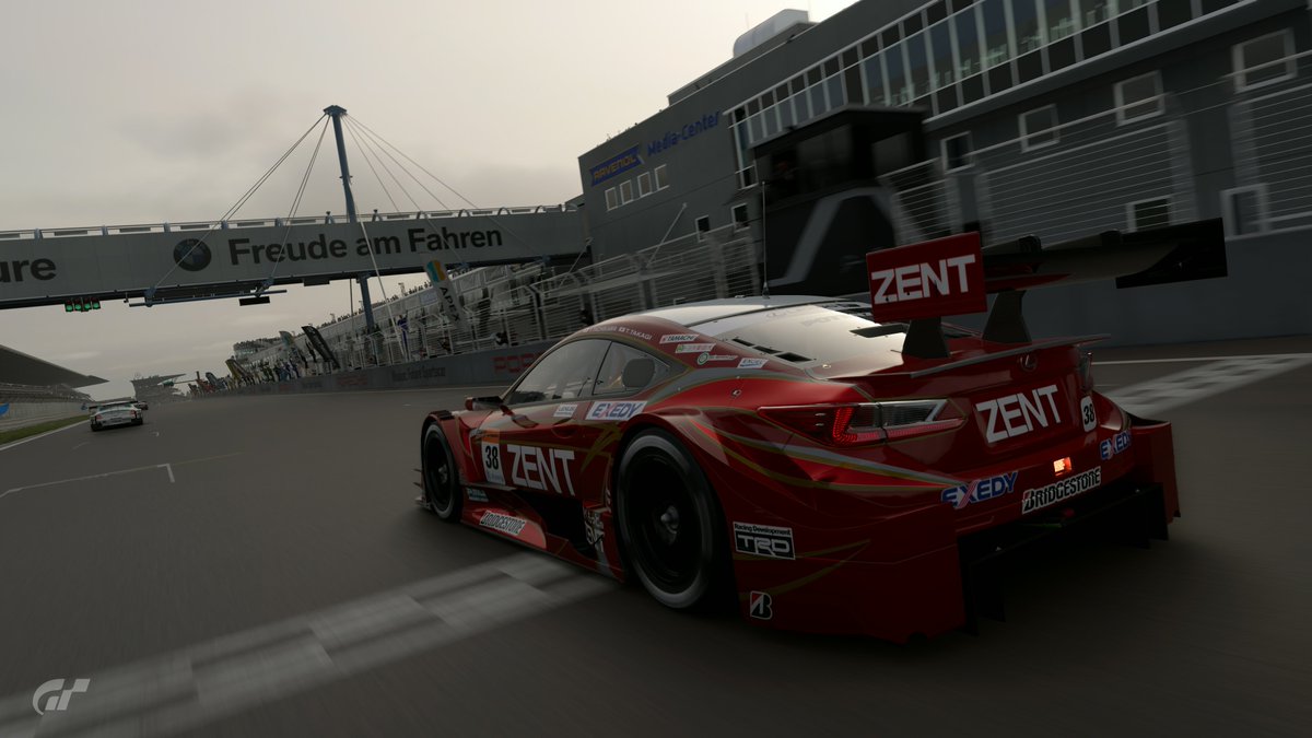 sTXO5s9eNjFOLP5's tweet photo. 今週のWTC900 、別のマシンで挑戦
今回は ZENT LEXUS RC-Fです😃
今のところこれが一番速かったですね
ファステストラップ、ギリ1分49秒台が出ました😁
#GT7
#WTC900
#LEXUSRCFGT500
#SUPRAGT
#ZENT https://t.co/6F1CHjKN1O