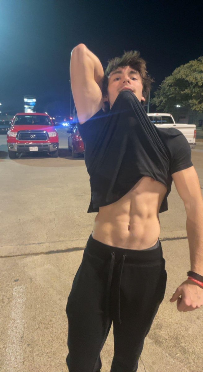 redfield_55's tweet photo. Hey guys, I'm Watson(Chris is a game character name) from Sao Paulo, Brazil

I'm Currently working in Nvidia , 

I do gym , read books(decent ammount) , play games, watch anime, travel etc....cuz I do many more things.

#nsfwtwt sometimes... https://t.co/nn7fQMK4yi