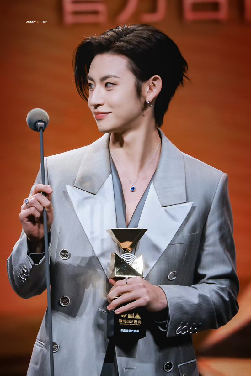Cookynuna_'s tweet photo. 🏆🎸❤️
#เสียวกุ่ย #หวังหลินไค #xiaogui
#wanglinkai #小鬼 #王琳凯 #lilghost https://t.co/cuF4AzDxr4