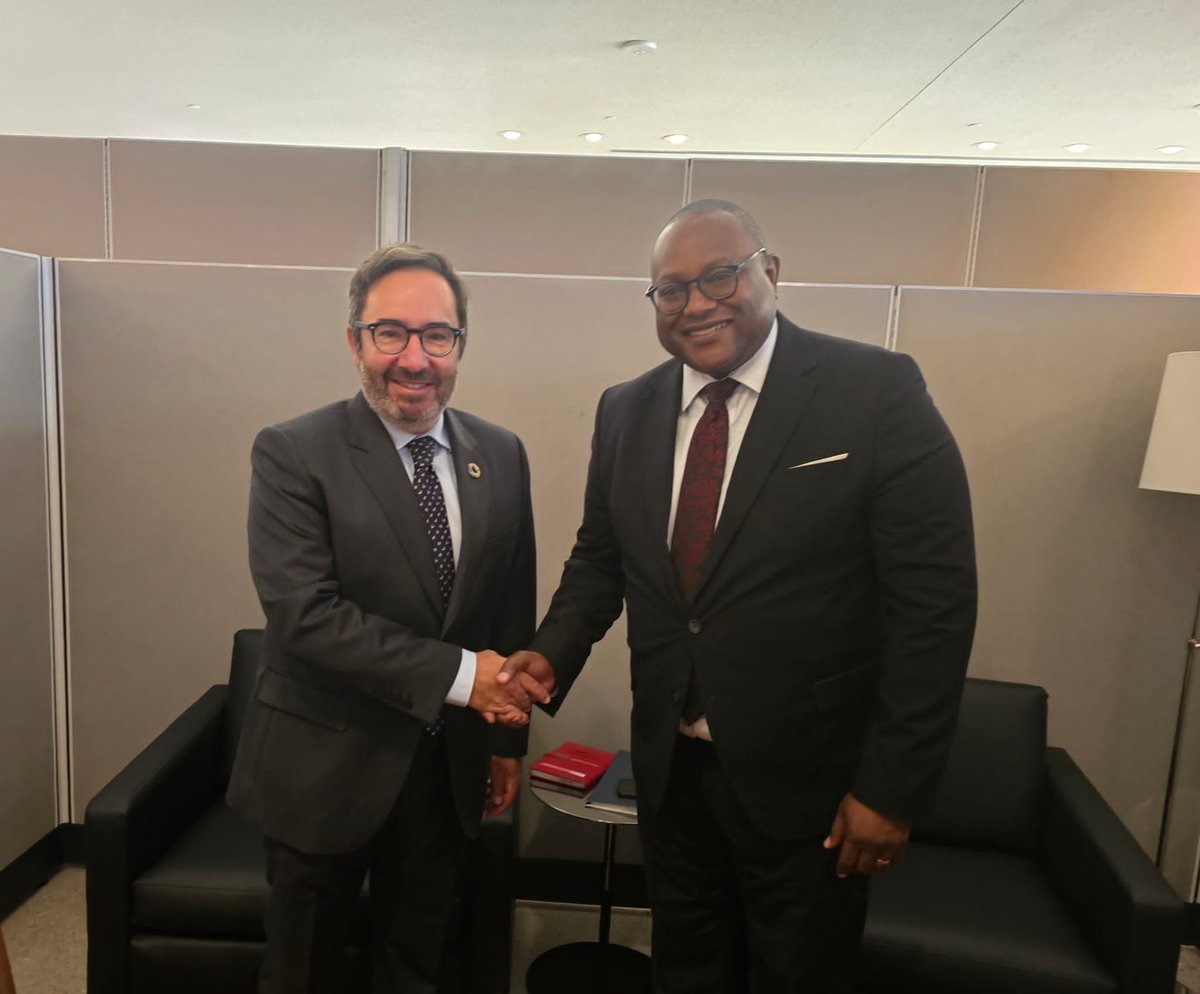ZambiaMFAIC's tweet photo. On the sidelines of #UNGA81 , Hon. Mulambo Haimbe, Minister of Foreign Affairs , held a bilateral meeting with Mr. Jorge Moreira da Silva, USG and ED of the #UNOPS , to discuss, among other matters, opportunities for UNOPS support in Zambia’s energy & infrastructure sectors. https://t.co/iUB1MGZYm8
