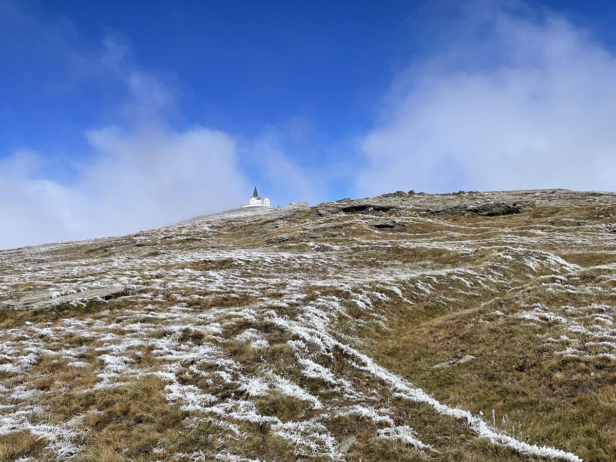 EAFergusonUK's tweet photo. Proud to join members of the Serbian General Staff to commemorate the 110th anniversary of the Battle of Kajmakčalan.

It was quite a slog to the top of the mountain. It would have been a herculanean effort laden with supplies and ammunition, and under relentless  fire. Slava im! https://t.co/unLZNlQYgn