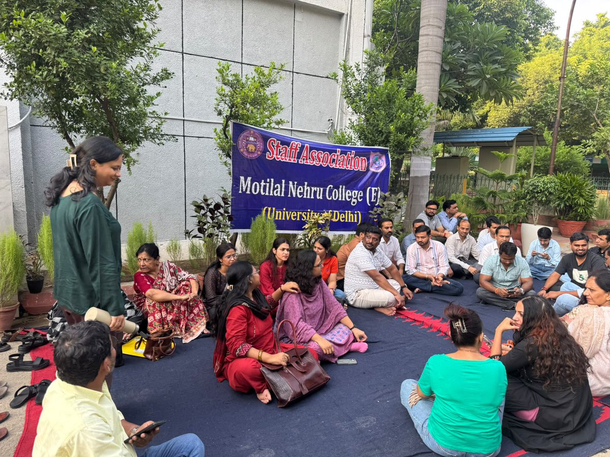 ra_kabeera's tweet photo. Teachers deserve safety and dignity. Following the assault on teachers, hooliganism &amp; trespassing during DUSU election duty, Staff Association, MLNC(E), DU is on indefinite strike from 23 Sept. We seek urgent action &amp; accountability. @DelhiPolice @CPDelhi @LtGovDelhi https://t.co/5DqznM7vvs