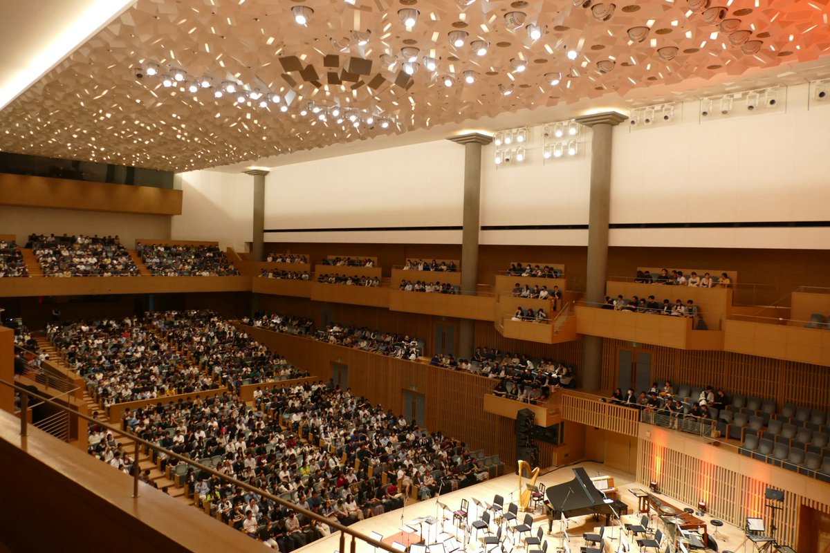 OsakaShion's tweet photo. 【御礼🎉】

UNDERTALE WIND SYMPHONY in KYOTO

9月22日(火)、23日(水・祝)の2日間、京都コンサートホールにて「UNDERTALE WIND SYMPHONY in KYOTO」が開催され、西村友氏の編曲・指揮、Osaka Shion Wind Orchestraの演奏で、全公演無事終演いたしました🎺✨

両日ともたくさんのお客様にご来場いただき、Shionの生演奏でUNDERTALEの音楽をお楽しみいただきました🎼💀✨
会場いっぱいの熱気とあたたかい拍手に包まれ、皆さまと素晴らしい時間を共有できましたことを、大変嬉しく思います。

ご来場いただいた皆さま、誠にありがとうございました‼️

#オオサカシオン
#吹奏楽
#UNDERTALE