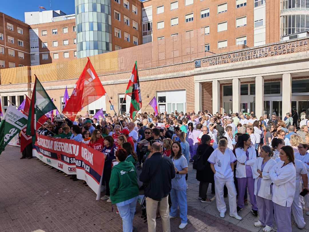 UGT_SP_EUSKADI's tweet photo. #UGTOsakidetza 🗣️ Convocar reuniones NO es negociar
📣 Osakidetza sigue sin poner propuestas de calado sobre la mesa. Queremos negociar y queremos soluciones YA
👉 https://t.co/1vxtJlu99C
💪 https://t.co/7YNVMOBlNh 🖼️ https://t.co/Z8HIQcVAME https://t.co/AAJs9Vd2wD