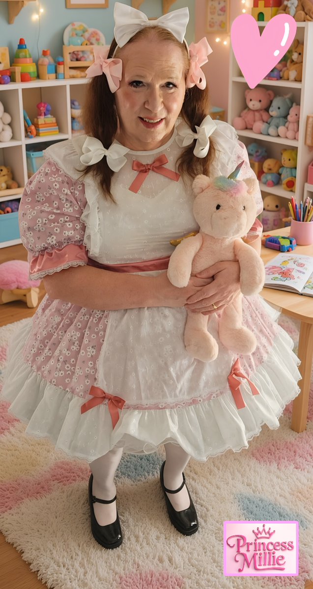 Petite_Millie's tweet photo. Uni the Unicorn says Happy #PinkWednesday ! 😊🦄 

I know... Uni isn't a very original name, but he wanted to be named "Hornee".  😄

💕💖🎀💗⚧️🏳️‍⚧️ https://t.co/hhqkmZiiBi