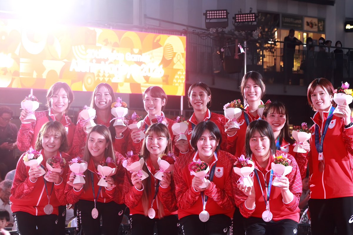 loveageo's tweet photo. メダリストセレブレーション🥈💐

#アジア競技大会
#バレーボール https://t.co/GU2waPL3k9