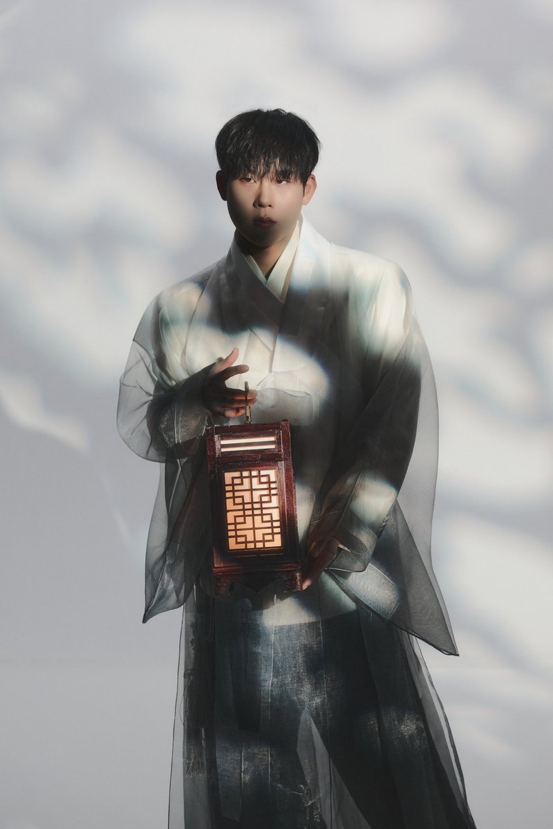 j88heon's tweet photo. cant get over this photo https://t.co/d9COpbHUAw
