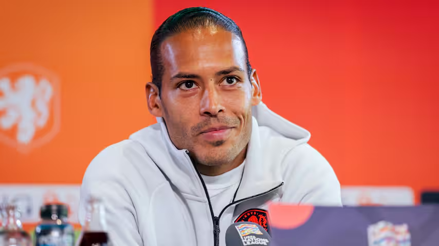 irmow62's tweet photo. #VirgilvanDijk heeft hard uitgehaald naar de Nederlandse #media. Volgens de aanvoerder van #Oranje is er na de uitschakeling op het #WK onzin gezegd en geschreven en ging de kritiek op hem veel te ver....helemaal niet droeftoeter, jullie hadden het dik verdiend.🤡🤮 https://t.co/aaFQ32fqRw