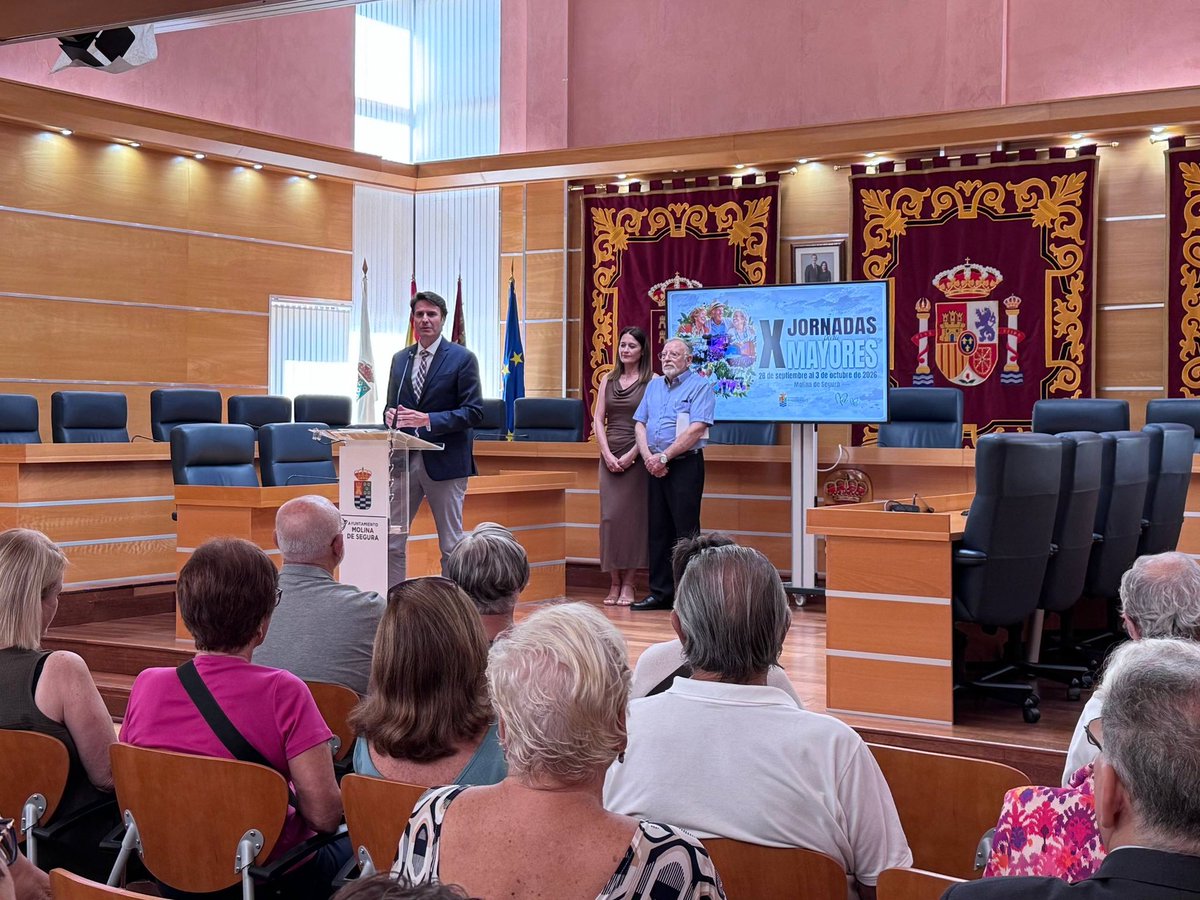 jangelalfonso's tweet photo. Cuidar de nuestros mayores es cuidar de nuestra memoria como pueblo. Este año las 'X Jornadas de Mayores' ,que se celebrarán del 28 de septiembre al 3 de octubre, llegan cargadas de actividades pensadas para disfrutar, moverse y compartir.

Estas jornadas impulsan iniciativas que favorecen el bienestar físico, social y emocional son un gesto de gratitud con quienes construyeron, con esfuerzo y dedicación, la ciudad que hoy disfrutamos.

Os invitamos a disfrutar de estas jornadas que cumplen una década impulsando el envejecimiento activo en #MolinaDeSegura.