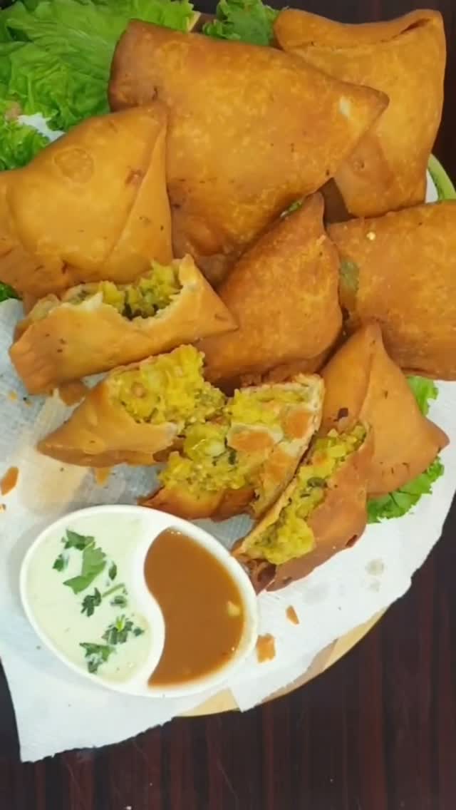 PazSpurbecaox's tweet photo. Crispy Potato Samosa Recipe, how to make potato samosas, chicken samosas, easy recipes, snack ideas, breakfast ideas, lunch ideas, and dinner ideas. https://t.co/9dsTCxvEh8