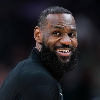 AntGlobal5's tweet photo. ESPN best players in the NBA 2026/27, 20-11:

20 - Devin Booker
19 - Tyrese Haliburton
18 - LeBron James
17 - Scottie Barnes
16 - Karl Anthony-Towns
15 - Kawhi Leonard
14 - Jaylen Brown
13 - Kevin Durant
12 - Steph Curry
11 - Tyrese Maxey

Thoughts? https://t.co/r23ZhCbKaV