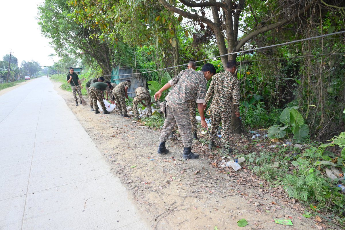 86Bncrpf's tweet photo. On 19th September 2026 , 86 Bn CRPF organized a cleanliness drive campaign on the theme “Swachhata Hi Sewa at Kendriya Vidyalaya Lamphelpat, Imphal, and its surrounding areas, promoting hygiene &amp; community awareness. https://t.co/DzvQ4Z9usP
