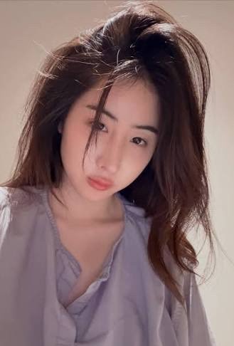 IconicRankings's tweet photo. 🔥 THAI CELEBRITY OF THE YEAR 2026
Live Top 15

1. Lingling Sirilak Kwong – 245,856 votes
2. Orm Kornnaphat – 241,913
3. Yoko Apasra – 217,208
4. Eisaya Hosuwan – 18,824
5. Charlotte Austin
6. Pawat Chittsawangdee
7. Freen Sarocha
8. Win Metawin
9. Becky Armstrong
10. Lookmhee Punyapat
11. Santa Pongsapak
12. War Wanarat
13. Tontawan Tantivejakul
14. Pond Naravit
15. Bright Vachirawit

Source: Netizens Choice