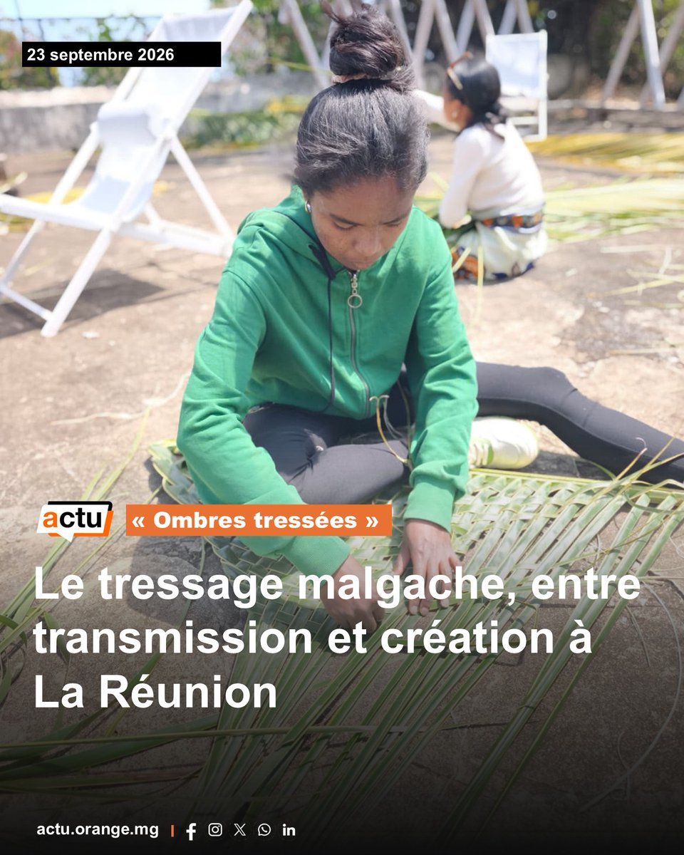 orangeactu's tweet photo. Deux artisanes malgaches valorisent le savoir-faire du tressage à La Réunion. Sandra Ramiliarisoa et Norovololona Razanadratsimba, apprenties de Ndao Hanavao, ont participé au laboratoire Ombres Tressées au FRAC Réunion, autour de créations mêlant tressage, design et architecture https://t.co/J2uCB2zTUX