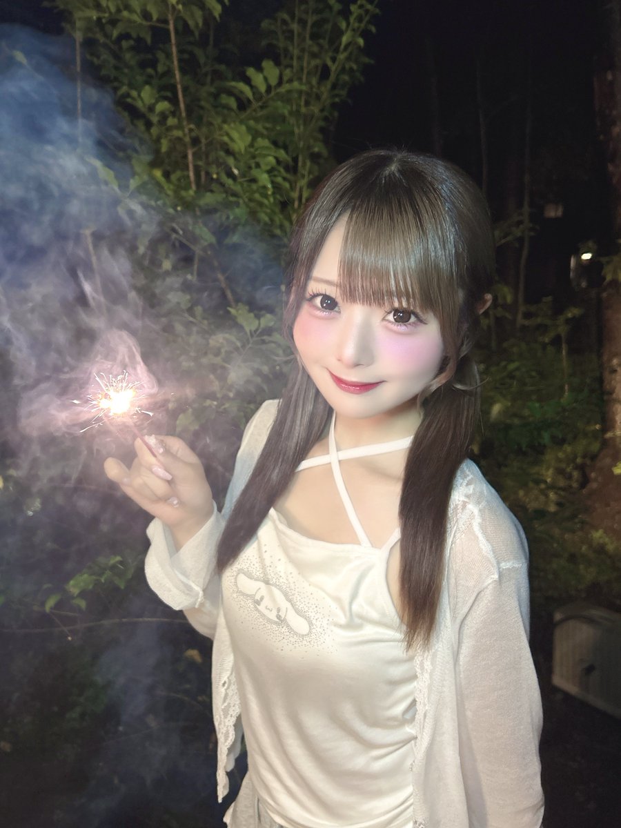 one_sayaka's tweet photo. 花火、綺麗だね🎆⟡.· https://t.co/cmNIxC92qV