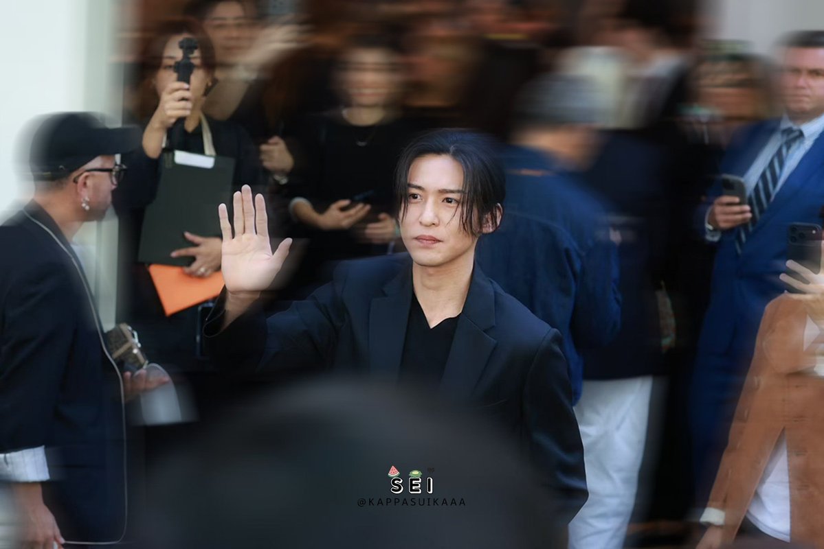 kappasuikaaa's tweet photo. 230926 FENDI SPRING/SUMMER 2027
目黒蓮 PREVIEW 

⭕️ REPOST OK 

 ❌️ PLEASE DO NOT CROP MY LOGO OUT ❌️ 

 ❌️ DO NOT EDIT W/O PERMISSION ❌️ 

You are all I see. 

#RenMeguro 
#目黒蓮 
#RenMeguroxFendi
#Fendi 
#FendiSS27 https://t.co/z9sYRo0z8m