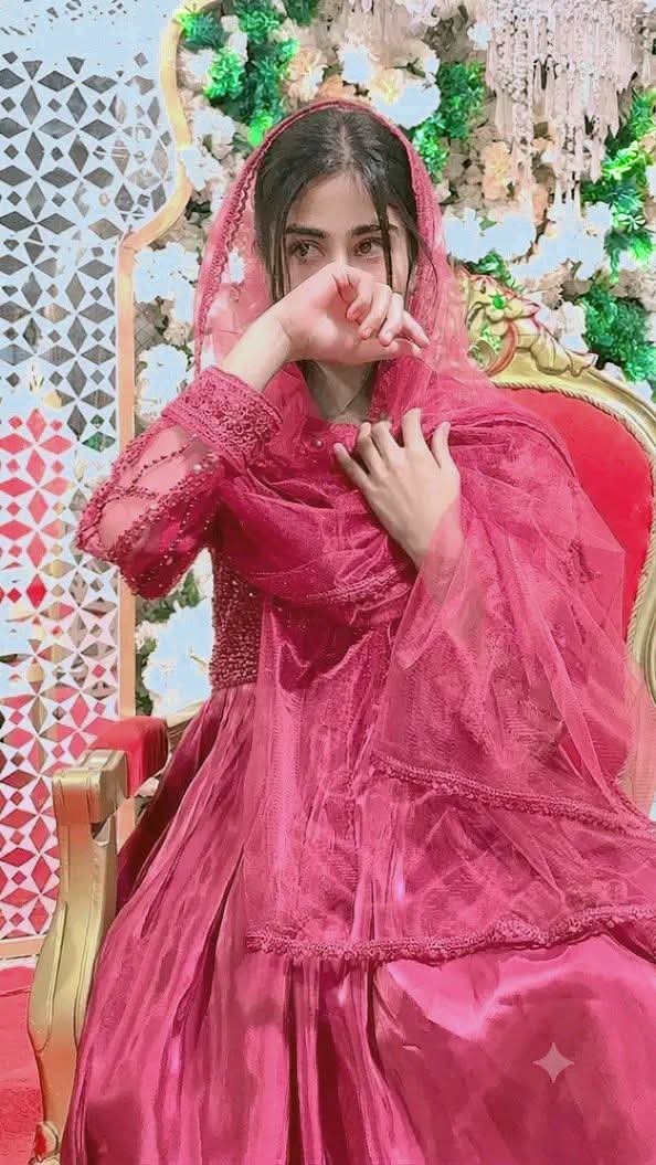sanashah141764's tweet photo. رب نے فرمایا، مانگ لو… میں نے کہا بس اتنا کہ جو یہ پوسٹ پڑھ رہے ہیں اُس کے گھر میں ہمیشہ رحمتیں برسیں ♥️🥀 https://t.co/EeI2yXyVnU
