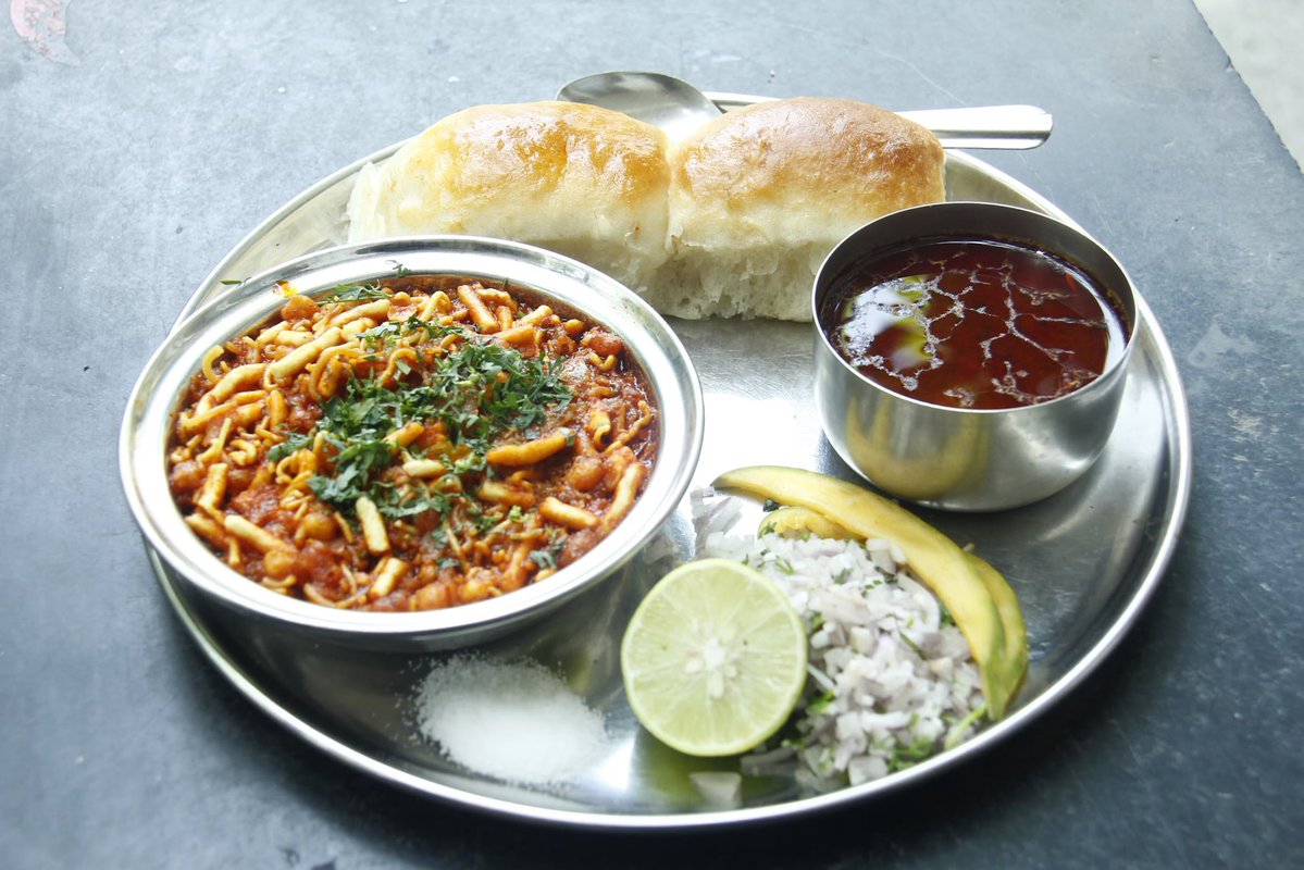 PuneDistrict's tweet photo. My top 5 Misal places in Pune:

1) Jogeshwari Misal (Multiple branches)
2) Newale Misal (Chinchwadgaon, PCMC)
3) Bhadait Misal (Erandwane)
4) Aaba Misal (Rasta Peth)
5) Bhairavnath Misal (Wagholi)

Drop yours :) https://t.co/zkgUApnc7x
