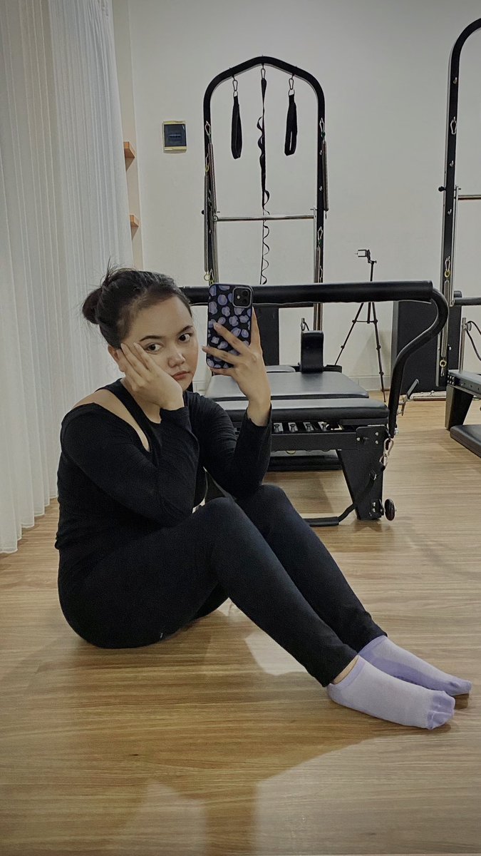 AyByCyy's tweet photo. Hal yang aku syukuri 2th ini adalah cuma 5hr kerja dan tiap bulan ada jatah WFA+Cuti haid tanpa potong gaji https://t.co/tuRZcLYA9Q
