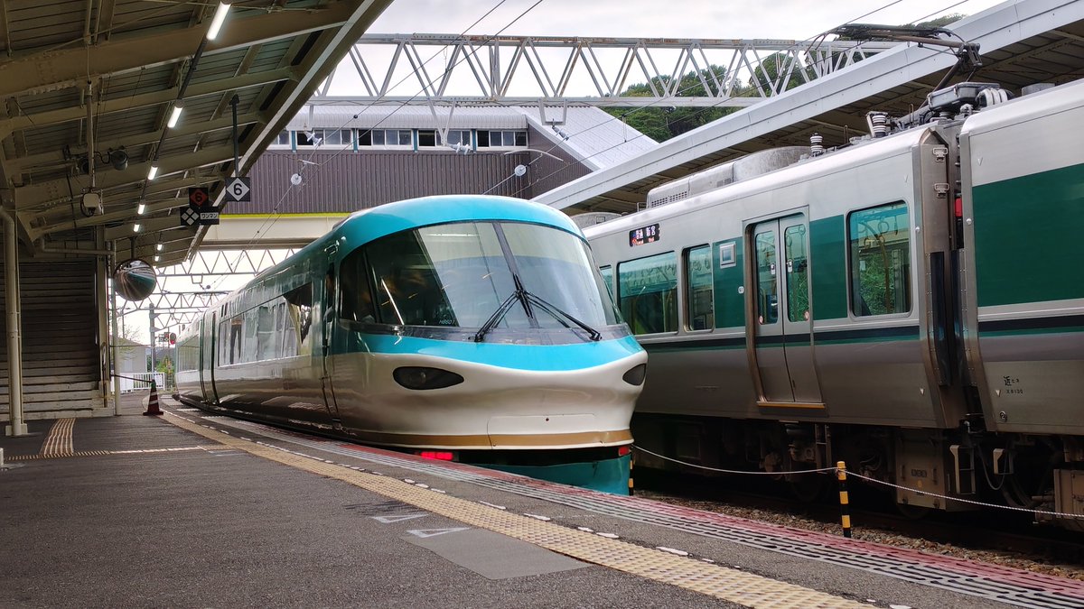 opening_ty19's tweet photo. 最後はくろしお30号で串本へ。283系「オーシャンアロー」に初めて乗車しました。わたしと同じ年にデビューした車両なのでがんばってほしいですね。
新宮から紀伊田辺の区間は、乗車の前日以降e5489で格安のチケットレス特急券が発売されるので、みんな気軽にくろしおに乗ろう。太地→串本は300円です。 https://t.co/ViOCbBiDj0