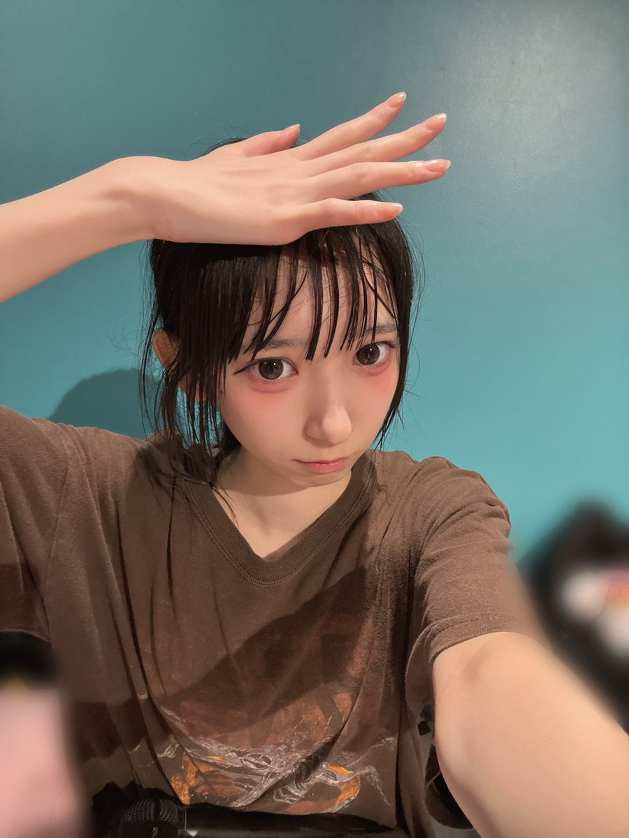 iMiN__nemu's tweet photo. みんな今日も1日おつかれさま！！！
今日もたくさんライブ映像見て次のライブも頑張ろう！って気持ちだったよ♬.*ﾟ
みんなに会えるのとってもたのしみ⸜(*ˊᗜˋ*)⸝
Tiktok更新したからみてね!!!!!
明日もがんばろうｰ!!!おやすみ🐑💤

⬇️お披露目前日のレッスンでも前髪なかった。 https://t.co/djWsRuym1f