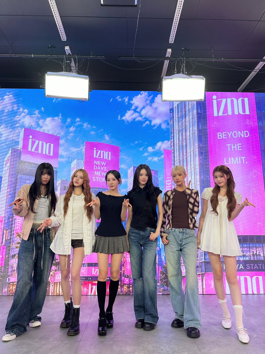izna_offcl_jp's tweet photo. [iznaPIC_JP📷] 

『祝! 日本デビュー izna、いざ参ります!』

ご覧いただきありがとうございました💗
来週もお楽しみに👀

#izna #izna_JAPANDEBUT 
#HANDLEWITHCARE #izna_HANDLEWITHCARE https://t.co/ILRrDbsxz1