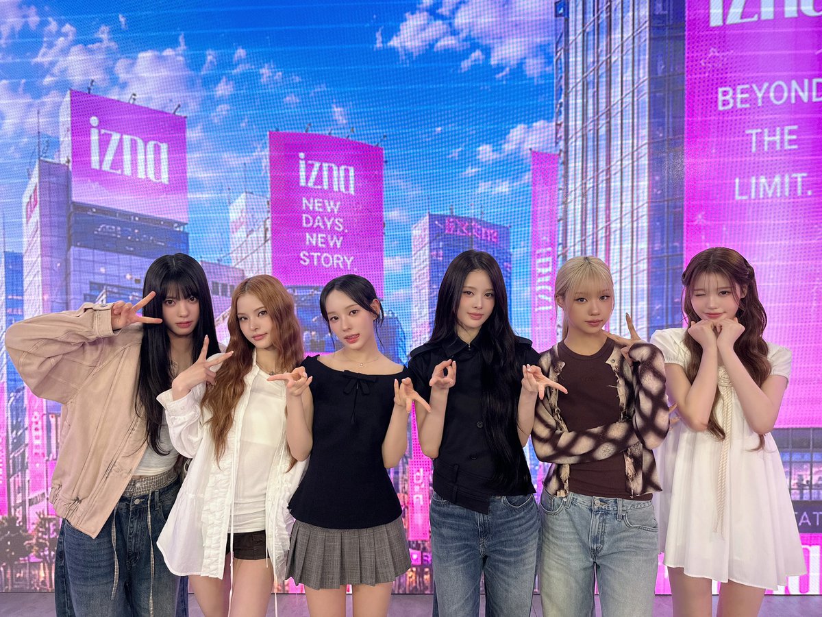 izna_offcl_jp's tweet photo. [iznaPIC_JP📷] 

『祝! 日本デビュー izna、いざ参ります!』

ご覧いただきありがとうございました💗
来週もお楽しみに👀

#izna #izna_JAPANDEBUT 
#HANDLEWITHCARE #izna_HANDLEWITHCARE https://t.co/ILRrDbsxz1