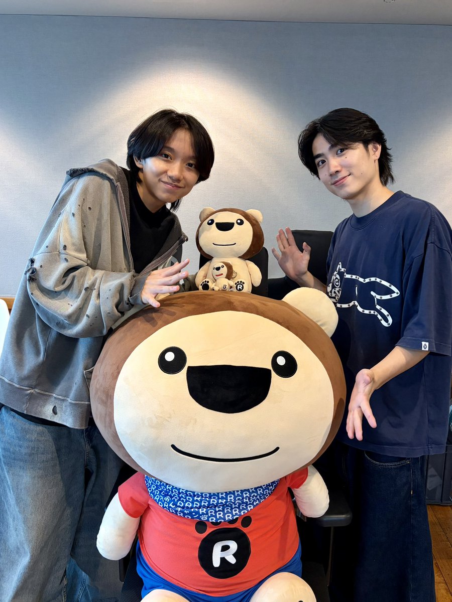 MassOmoshiro's tweet photo. ⋰
 #増田貴久 の
 #スーパーオモシロラジオ
⋱

今週も #ジュニア の #岡橋亮汰 くんと #渡辺惟良 くんがスーパーオモシロアシスタント🌟

おふたりはラスト出演となります💐
成長を見せる事ができるのか！？

25時から放送スタートです📻´-

🎧#radiko
https://t.co/qo8bvMYtwm

#MBSラジオ https://t.co/Pf2yKmgLT0