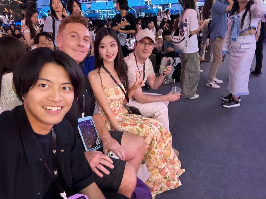 Katecrypto111's tweet photo. 创投&amp;区块链峰会

真正的机会，从来不在价格里，而在于这些愿意熬过周期的人身上。
牛熊会轮回，共识不会。

Building through the cycle 🚀

#Web3‌‌ #blockchain #crypto #CryptoBullRun https://t.co/5iStalJGDe