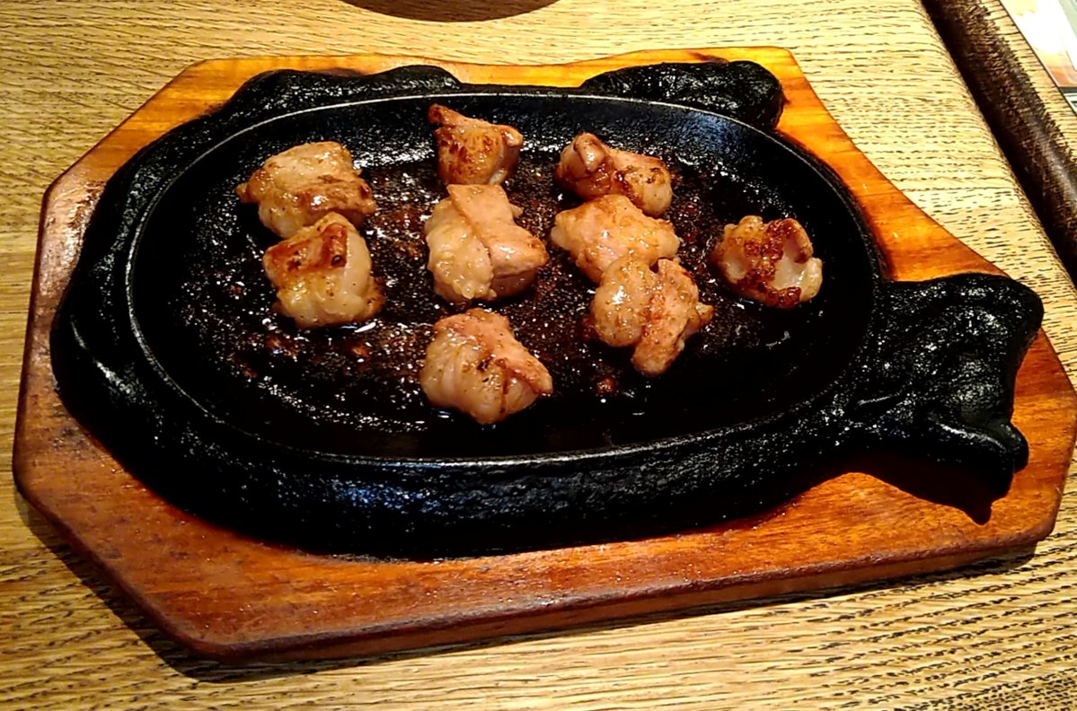 metomerry's tweet photo. SWはなんか肉ばっかり食べてるー
こちらはもうすぐ閉店してしまうので慌てて食べに行ったステーキ屋さん https://t.co/I5mTjx2wy7
