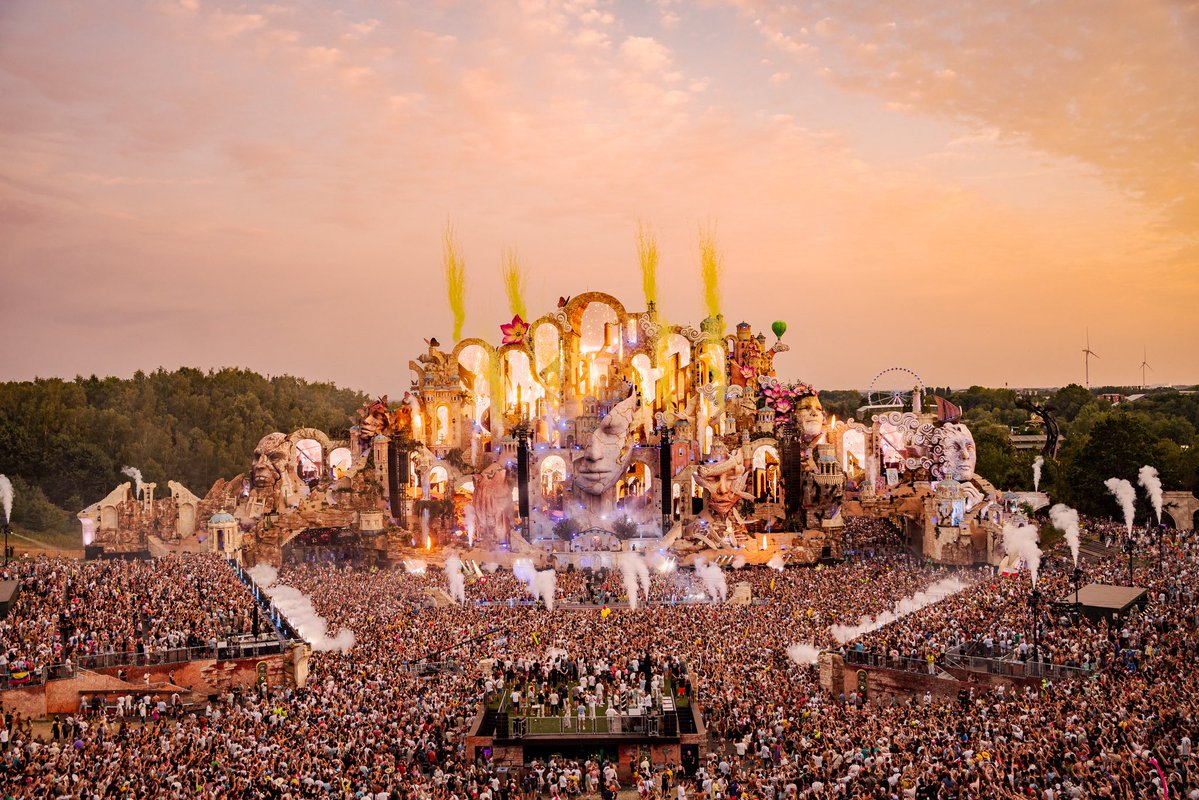 tomorrowland's tweet photo. Tomorrowland Brasil 2027 is getting closer. The WorldWide Ticket Sale starts tomorrow, bringing the People of Tomorrow one step closer to another unforgettable chapter in Brasil. https://t.co/zma5yhyv7c