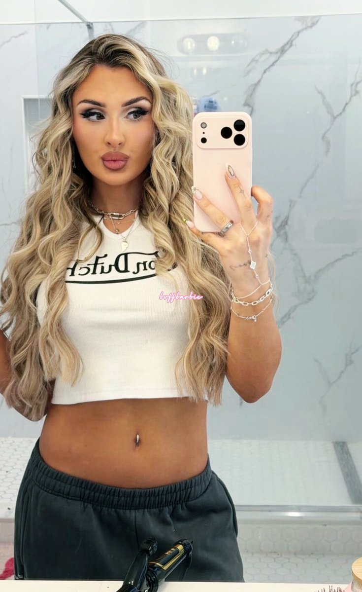 bvffbarbie's tweet photo. good morning. https://t.co/nm6quknwsi
