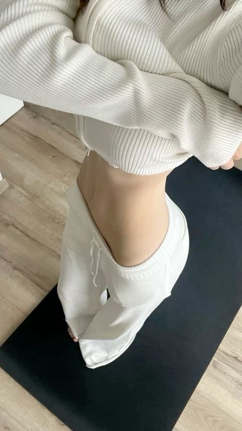 eyeswofacee's tweet photo. i won’t stop till my stomach becomes this thin https://t.co/jL7gtxg4Cw