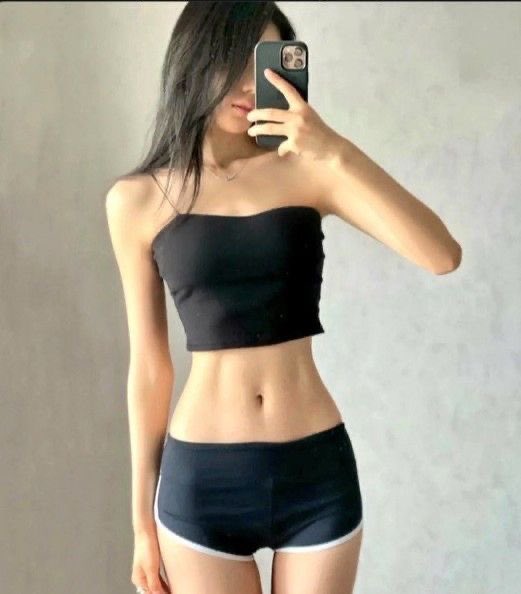 eyeswofacee's tweet photo. i won’t stop till my stomach becomes this thin https://t.co/jL7gtxg4Cw