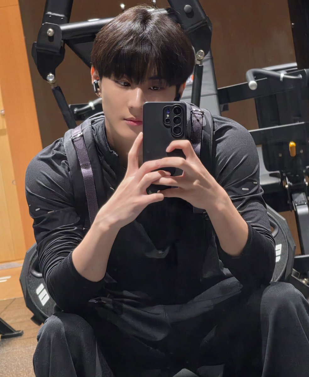 Jaywonnnin's tweet photo. นี้คือคนเดียวกัน.. . https://t.co/0jaSpjjQTh