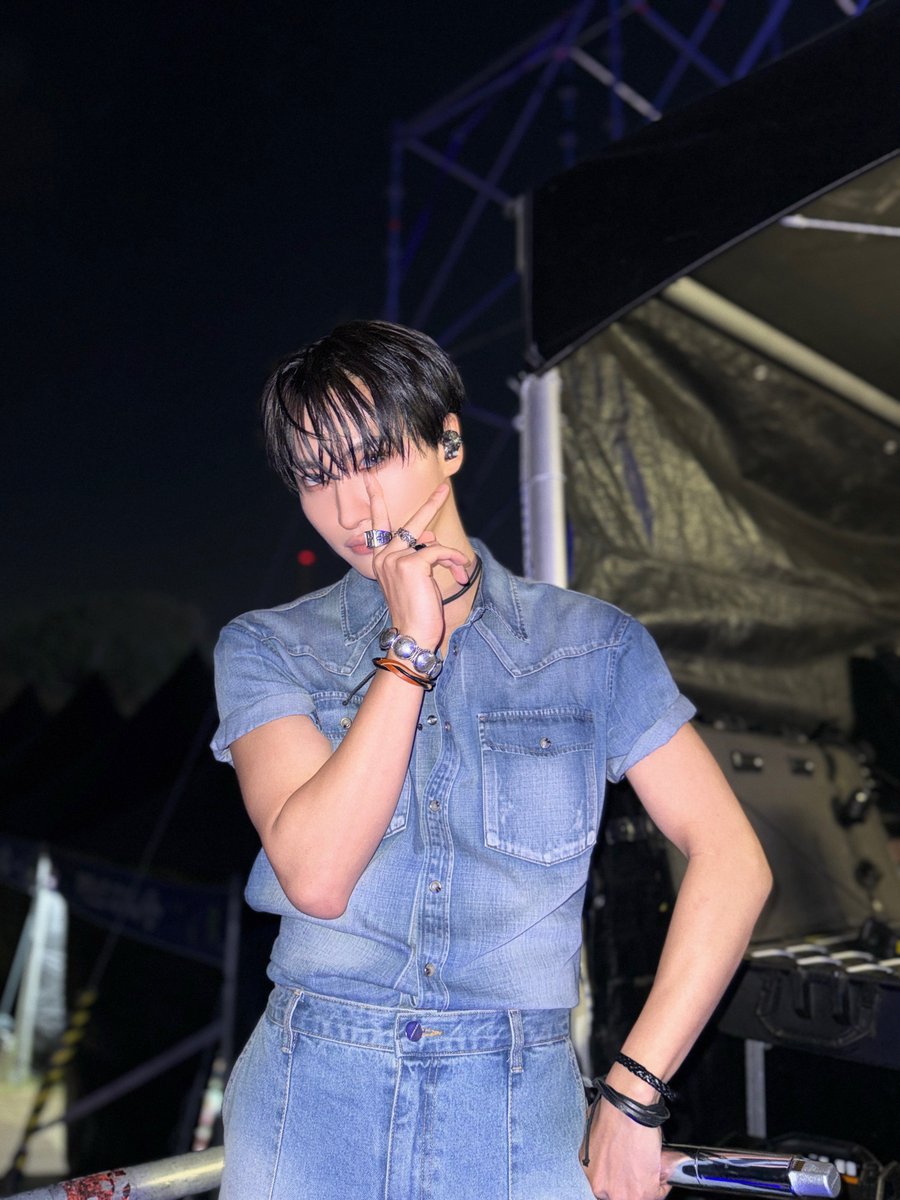 ATEEZUD's tweet photo. [📷] 260923 IG: SEONGHWA

"청청 조아요"
.
https://t.co/PFF7ulLMWp
#ATEEZ #에이티즈 #SEONGHWA @ATEEZofficial https://t.co/BaYrVNgD7k