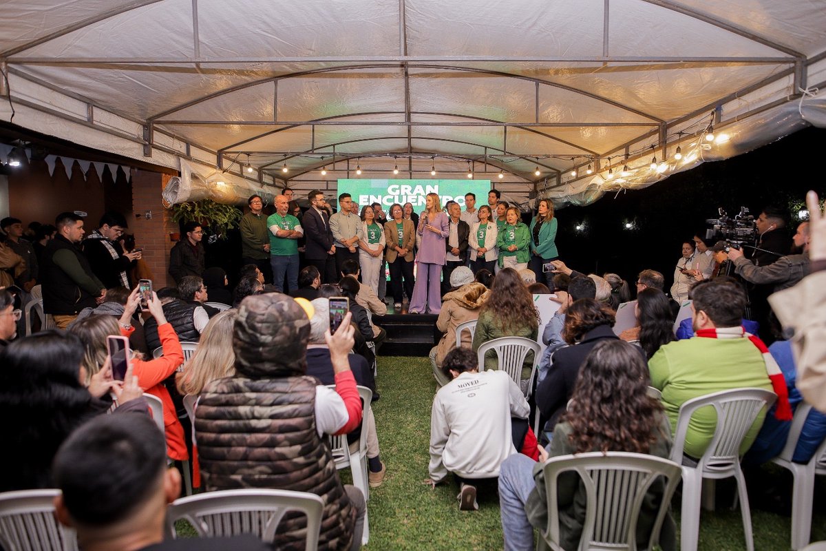 maurimaluff's tweet photo. Ayer realizamos el cierre de campaña de la Lista 3. Estamos convencidos de que la unidad es el camino para reconstruir Asunción. Estoy orgulloso de todos mis compañeros y compañeras de lista por una gran campaña, y espero encontrarles pronto en la Junta Municipal.💪🏽

Votá Lista 3, opción 3. Mauri Maluff concejal. 💚