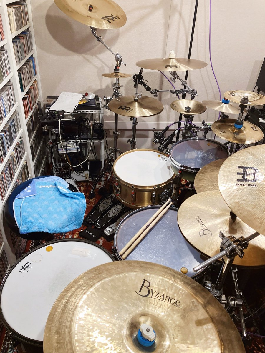 tetsuro_drum's tweet photo. レコーディング終了。
今日はシンバル多めでした。
#TAMA #MEINL #LERNI #ASPR https://t.co/BZfRttumfR